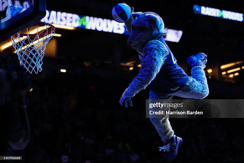 Houston Rockets v Minnesota Timberwolves