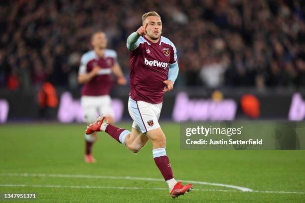 Jarrod Bowen of West Ham United celebrates after scoring their sides third goal during the UEFA Europa League group H match between West Ham United...