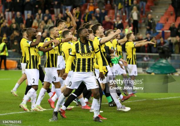 Riechedly Bazoer of Vitesse Arnhem and teammates celebrate the victory following the UEFA Europa Conference League group G match between Vitesse...