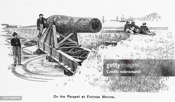 engraving illustration of on the parapet at fortress monroe, 15-inch prototype rodman gun (nicknamed the "lincoln gun") at fort monroe during 1864 - thomas lee virginia colonist stock pictures, royalty-free photos & images