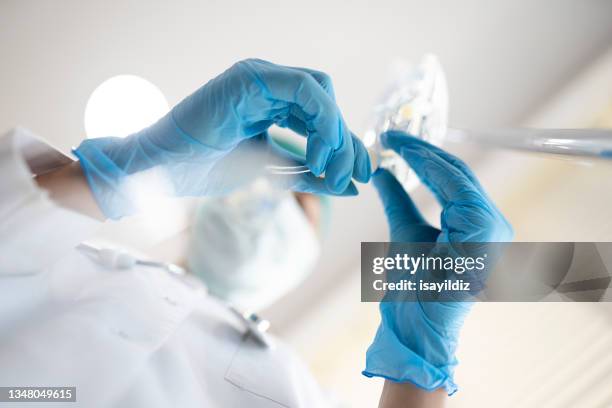 heart shape with doctor - hemodialise imagens e fotografias de stock