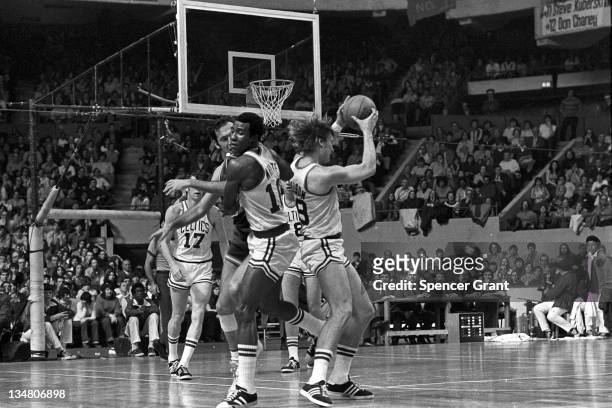 Celtics/NY Knicks basketball action, Boston Garden, Boston, Massachusetts, 1972.