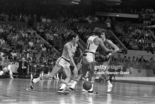 Celtics/NY Knicks basketball action, Boston Garden, Boston, Massachusetts, 1972.