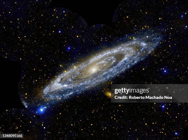 andromeda galaxy in space - andrómeda imagens e fotografias de stock