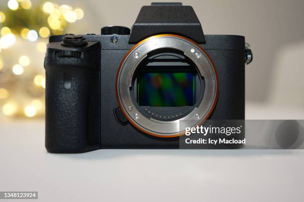Camera Shutter Frame Photos and Premium High Res Pictures - Getty Images
