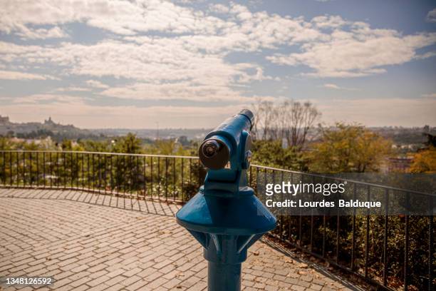 sightseeing telescope in the city - periscope stock pictures, royalty-free photos & images