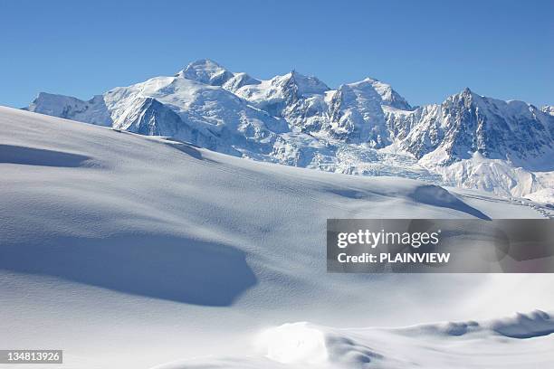 アルプス山 - mont blanc massif ストックフォトと画像