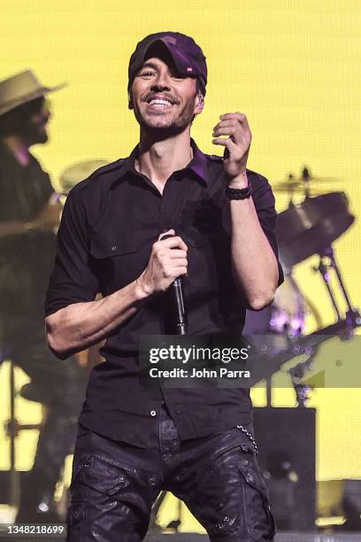 Enrique Iglesias performs at FTX Arena on October 22, 2021 in Miami, Florida.