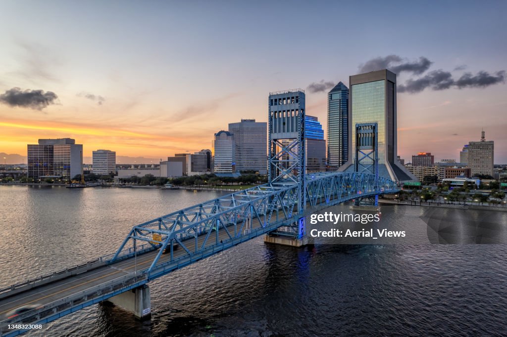 Jacksonville ao Anoitecer - FL