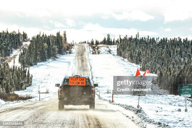 construction zone - pilot car - following car stock pictures, royalty-free photos & images