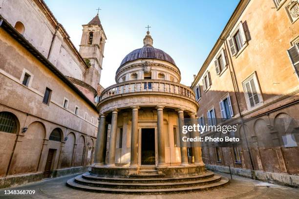 the tempietto del bramante in the courtyard of san pietro in montorio in trastevere in the heart of rome - renaissance texture stock pictures, royalty-free photos & images