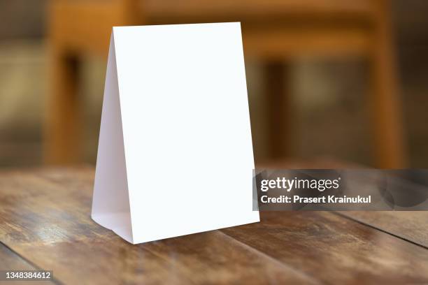 stand mock up menu frame tent card blurred background design key visual layout - menü stock-fotos und bilder