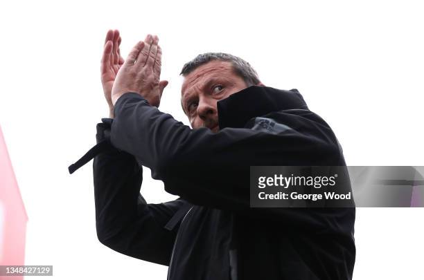 Slavisa Jokanovic, Manager of Sheffield United applauds the fans prior to the Sky Bet Championship match between Barnsley and Sheffield United at...