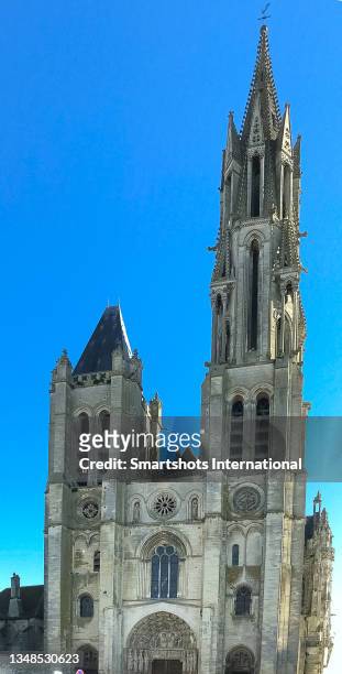gothic facade of senlis cathedral in senlis, picardie, france - spire stock pictures, royalty-free photos & images