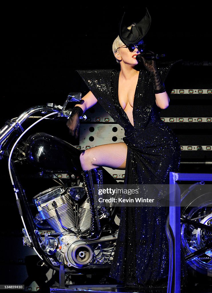 KIIS FM's Jingle Ball 2011 - Show