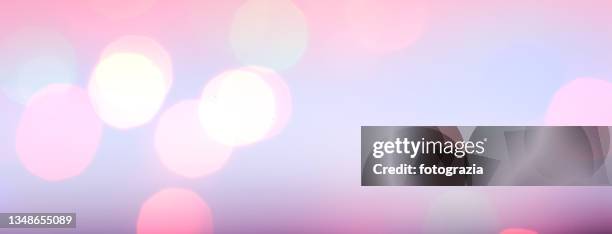 defocused lights over gradient pink background - 粉紅色的背景 個照片及圖片檔