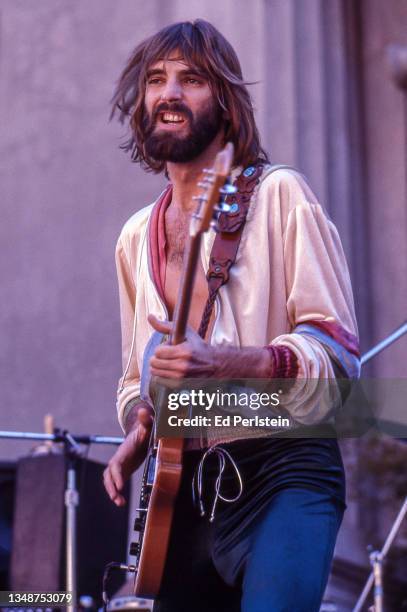 Kenny Loggins performs at the Greek Theatre on September 30, 1977 in Berkeley, California.