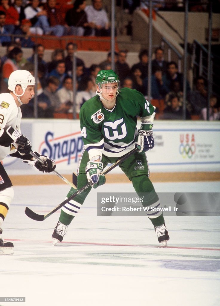 Bobby Holik Skates The Right Wing