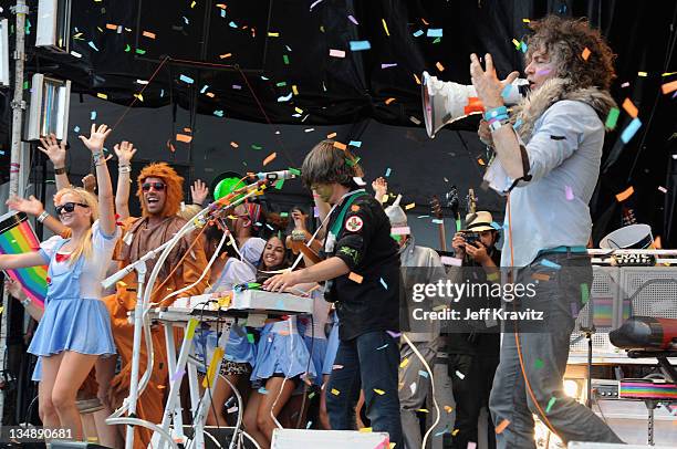 Wayne Coyne of The Flaming Lips performs during the final day of Dave Matthews Band Caravan at Lakeside on July 10, 2011 in Chicago, Illinois.