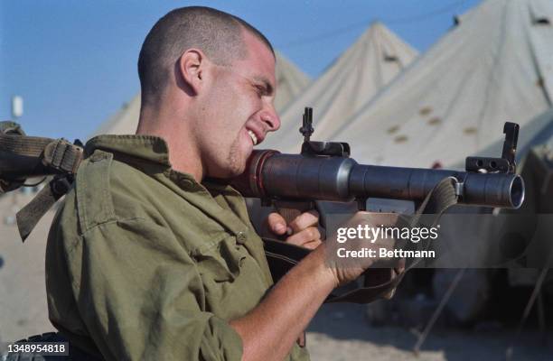 Rpg 7l Rpg 7 Rocket Launcher Photos and Premium High Res Pictures - Getty Images