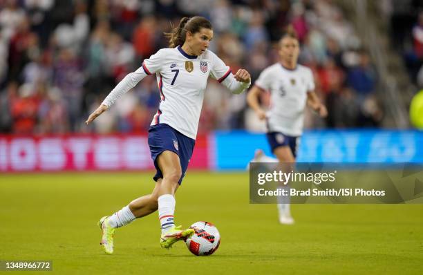 Tobin Heath of the United States moves towards the box during a game between Korea Republic and USWNT at Children's Mercy Park on October 21, 2021 in...