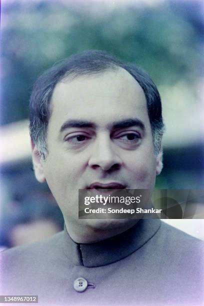 Indian Prime Minister Rajiv Gandhi addressing a gathering at his residence in New delhi on October 01, 1986.