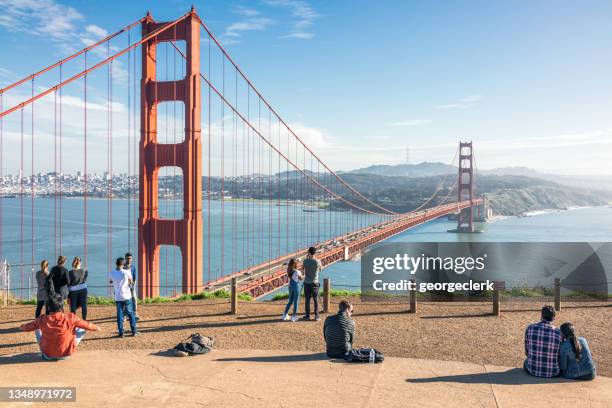 punto panoramico del golden gate bridge - golden gate foto e immagini stock