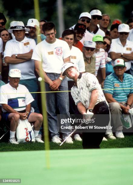 Tom Kite eyes chip from fringe during Canon Greater Hartford Open, Cromwell CT 1990.