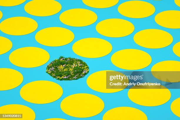 yellow circles pattern - resourceful bildbanksfoton och bilder