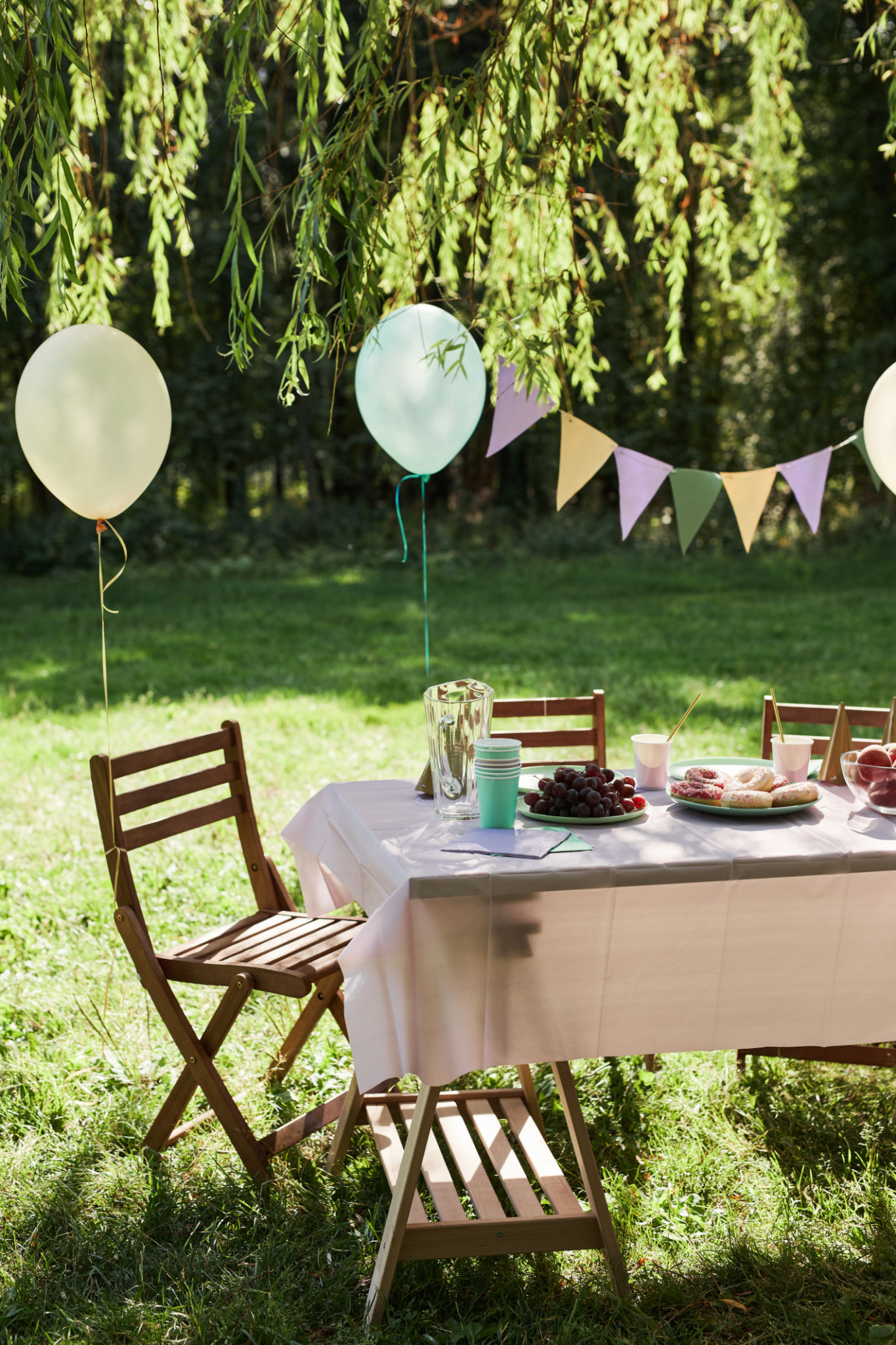 backyard party balloons