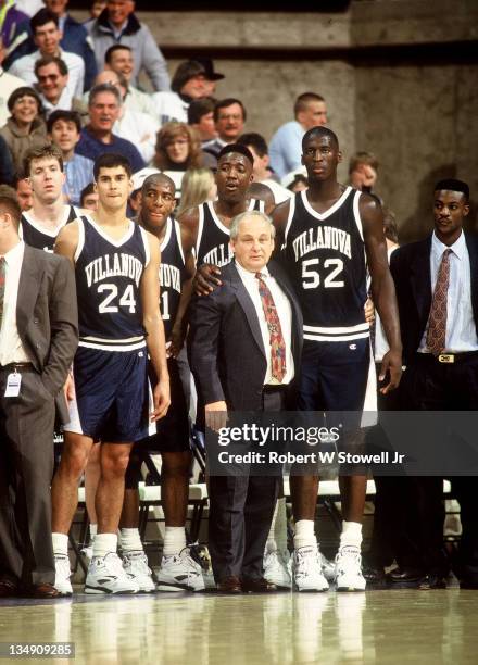 Villanova coach Rollie Massimino looks on with team members during a game against UConn, Hartford CT 1989.