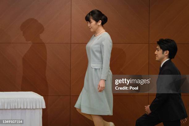 Princess Mako , the elder daughter of Prince Akishino and Princess Kiko, and her husband Kei Komuro, a university friend of Princess Mako, arrive at...