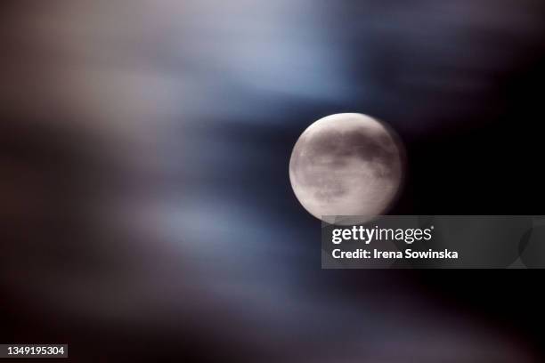 full moon - full hand - fotografias e filmes do acervo