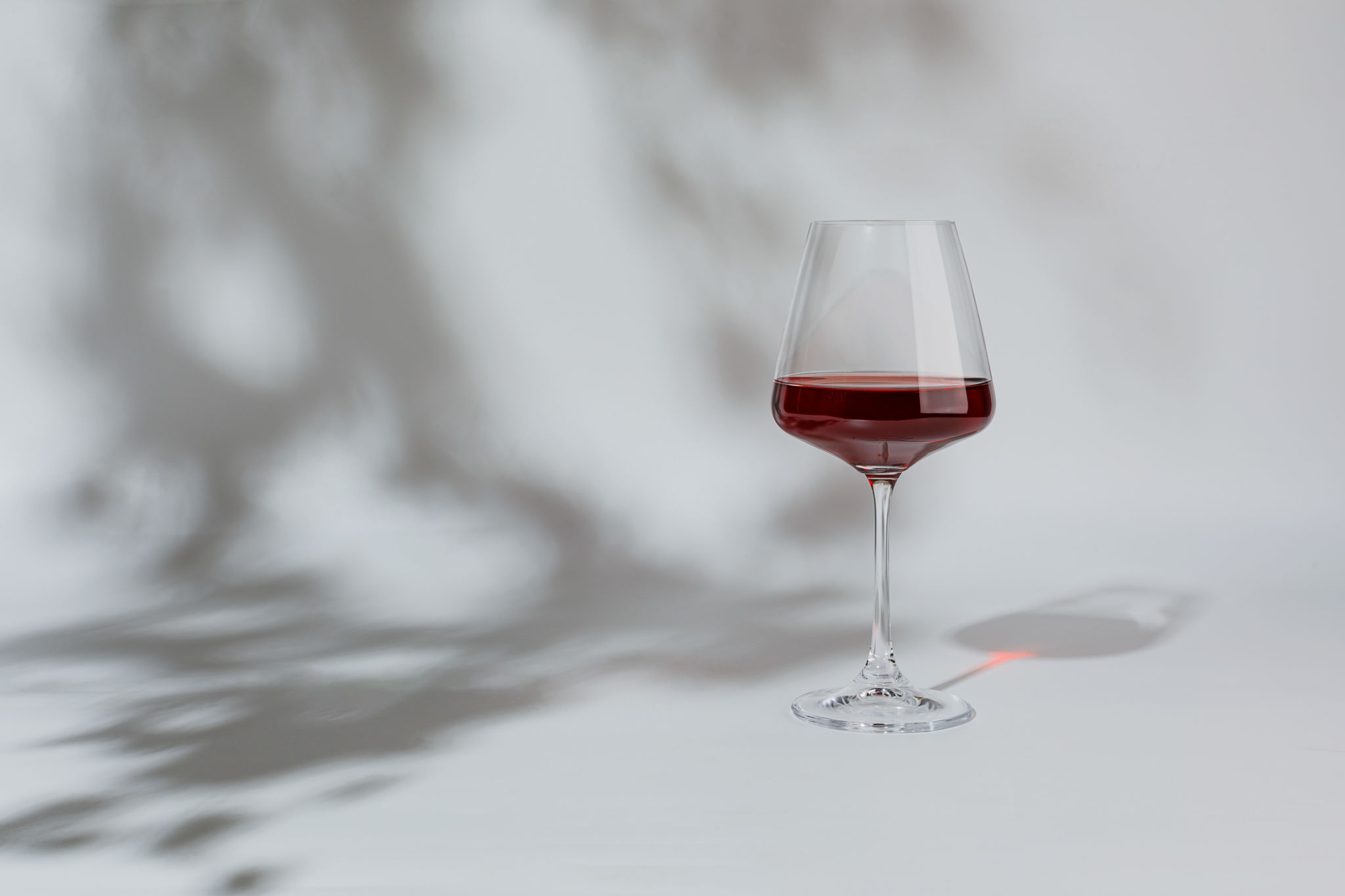 wine glasses table
