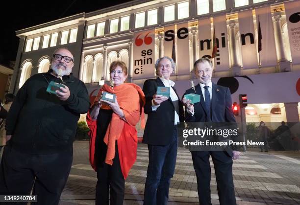 Director Alex de la Iglesia, actress Mercedes Sampietro, actor Jose Coronado and actor Jose Luis Alcaine pose with their Espiga de Honor awards at...