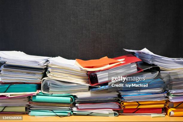 too much work without computer - dossier document photos et images de collection