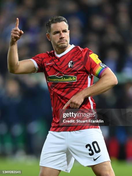 Christian Günter of Freiburg celebrates after scoring his penalty during the DFB Cup second round match between VfL Osnabrück and SC Freiburg at...