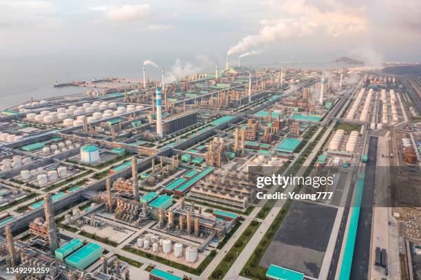 large chemical plant - gross domestic product stock pictures, royalty-free photos & images