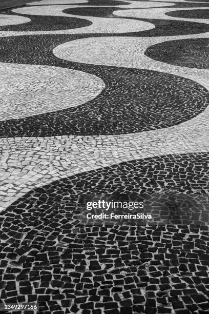 sidewalk from copacabana beach - 科帕卡巴納海灘 個照片及圖片檔