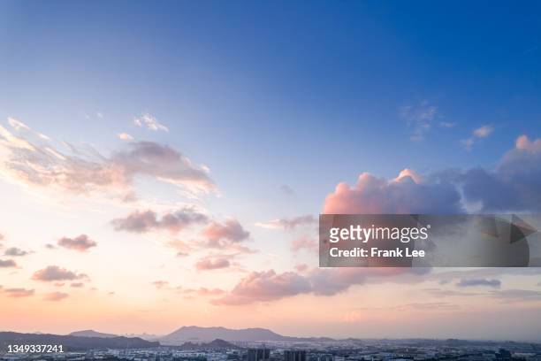 summer glowing sunset skies - cloud sky dusk stock pictures, royalty-free photos & images