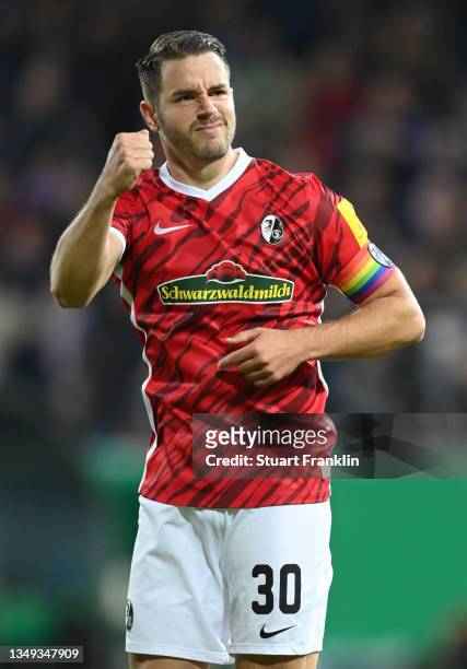 Christian Günter of Freiburg celebrates after scoring his penalty during the DFB Cup second round match between VfL Osnabrück and SC Freiburg at...