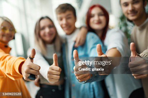 Thumbs up! Thumbs up!