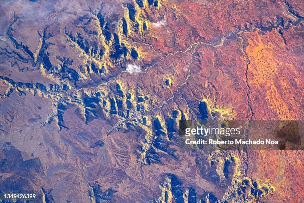 detail of earth's crust over the united states - satellitenaufnahme stock-fotos und bilder