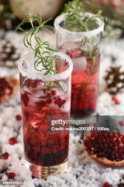 close-up of drinks on table - apero noel photos et images de collection