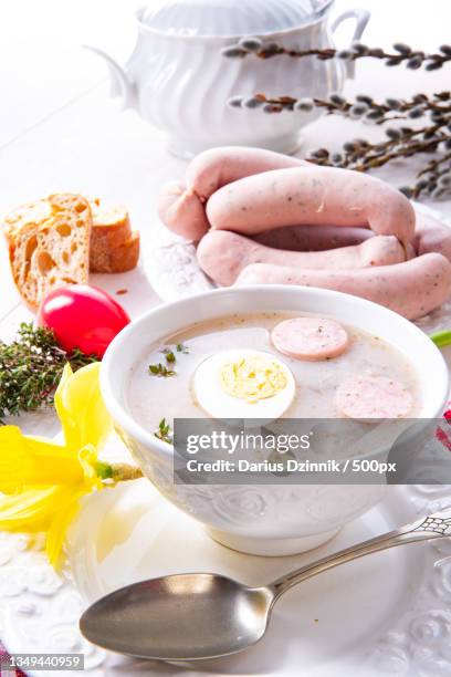 close-up of soup in bowl on table - peterselie fotografías e imágenes de stock