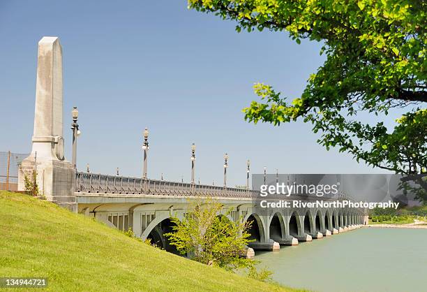 belle isle bridge - belle isle michigan stock pictures, royalty-free photos & images