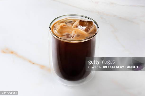 iced coffee - iced coffee foto e immagini stock