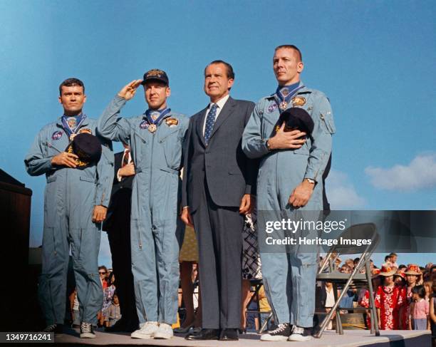 President Nixon and Apollo 13 crewmen at Hickam Air Force Base, Hawaii, USA, 18 April 1970. President Richard M. Nixon and the Apollo 13 crew pay...