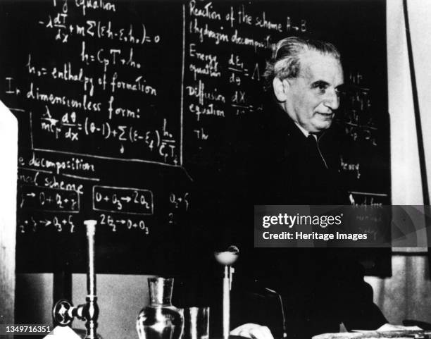 Theodore von Karman at the Caltech Jet Propulsion Laboratory, Pasadena, California, USA, 1950. Hungarian-born Von Kármán came to the California...