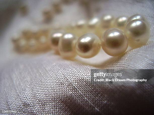 bridal pearls - sydney pearl stock pictures, royalty-free photos & images